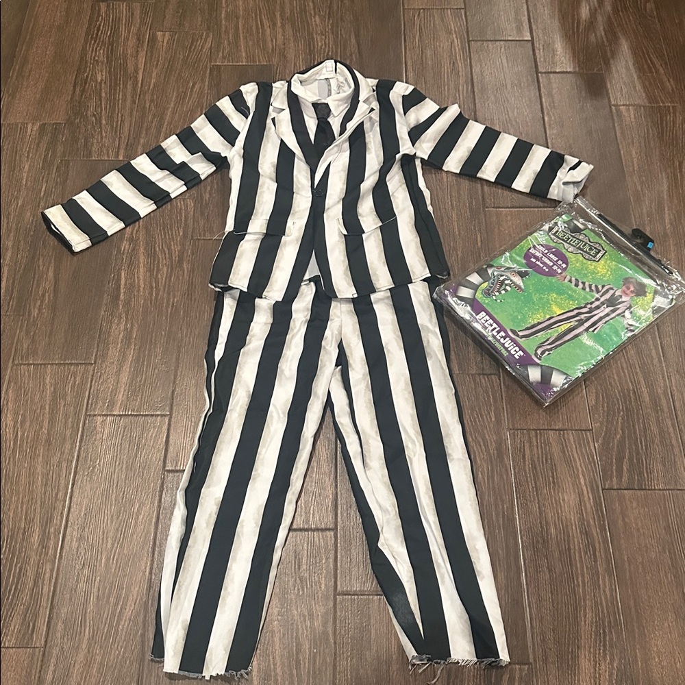 Beetlejuice costume size child large 12-14